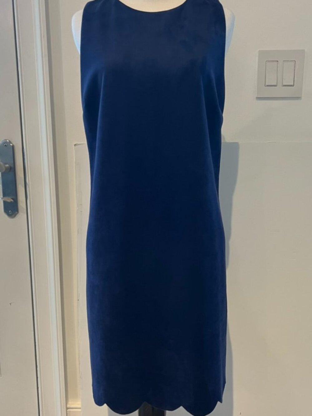 Aqua Women’s Blue Microsuede Sleeveless Shift Dress with Scalloped Hem, Size L - Picture 2 of 11